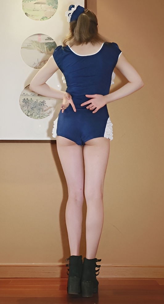 漂亮的连体衣美女[438M/MP4]