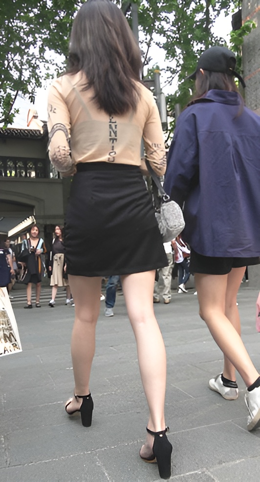 黑色高腰裙妹子[1013M/MP4]