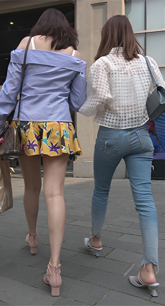 短裙小姐姐[916M/MP4]