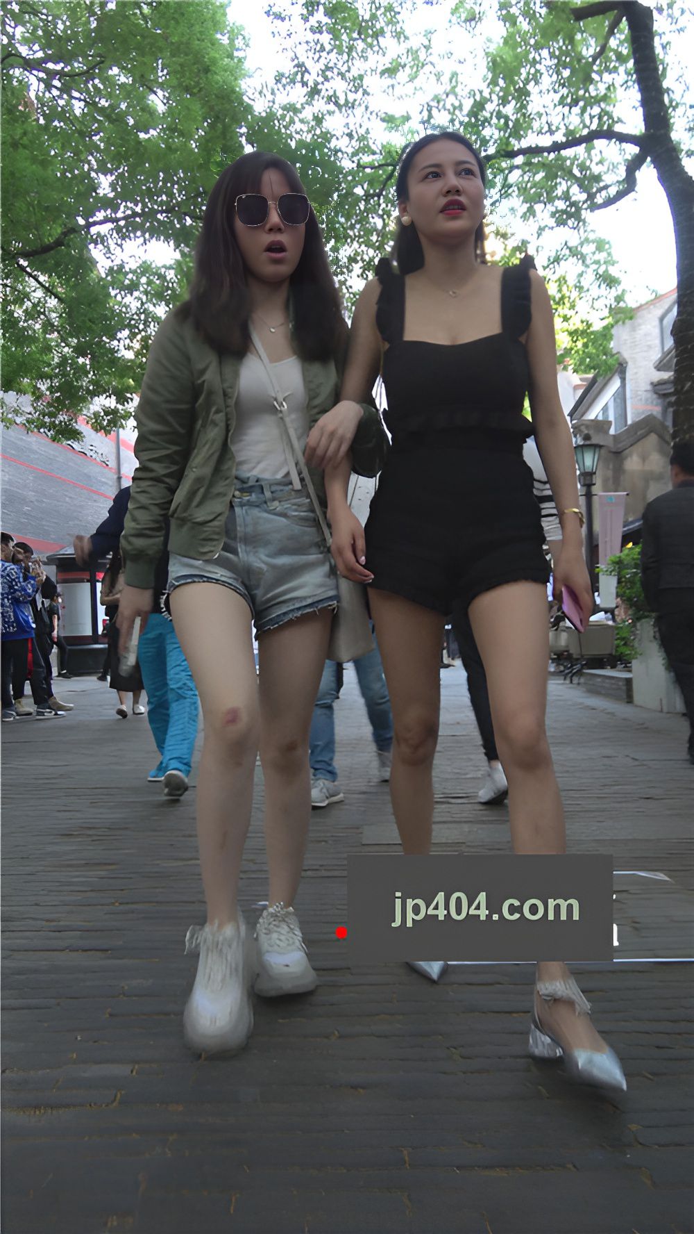 漂亮的黑色气质美女[1G/MP4]