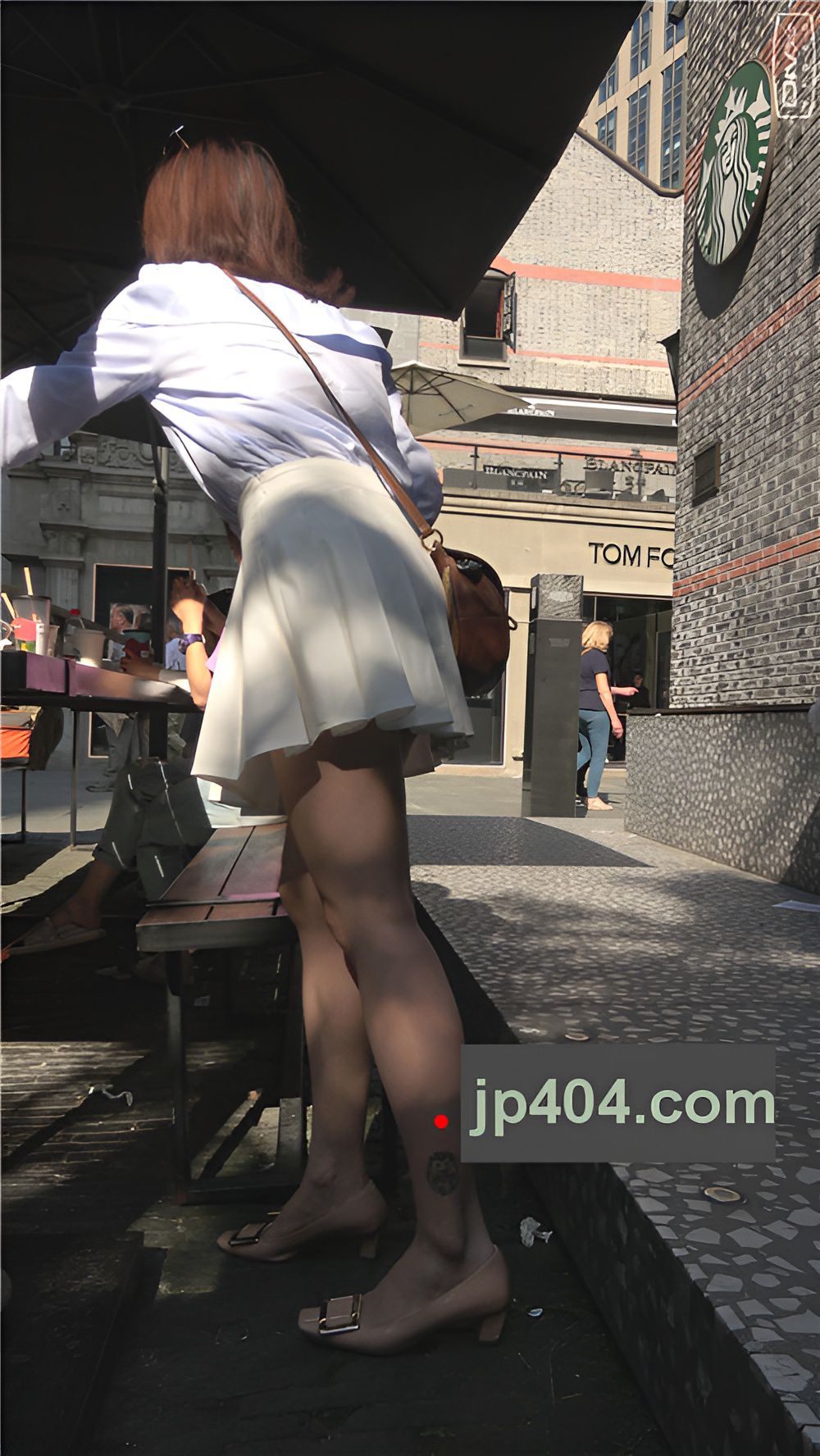 白裙吗美女小姐姐[984M/MP4]