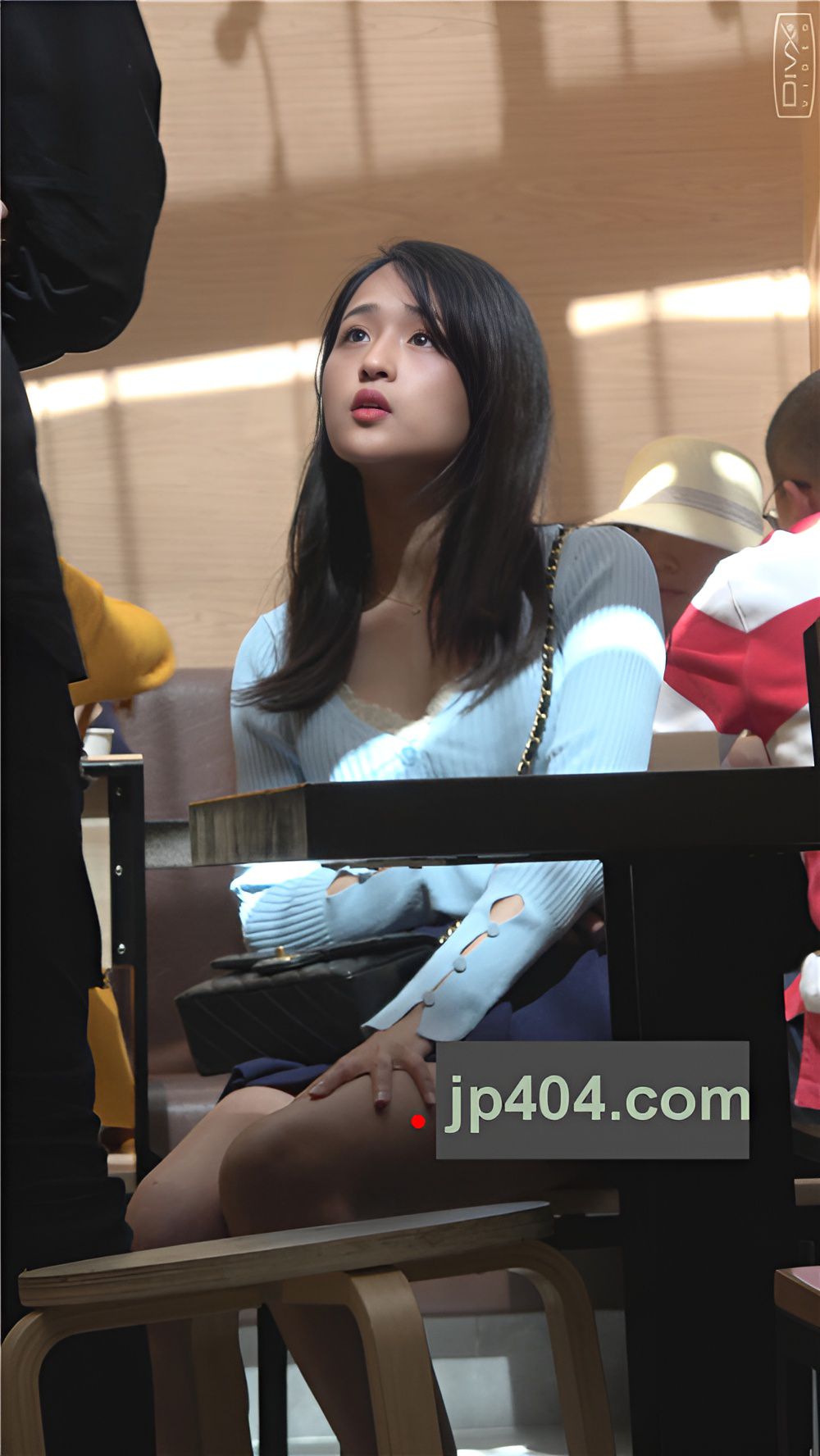 漂亮的美女小姐姐[927M/MP4]