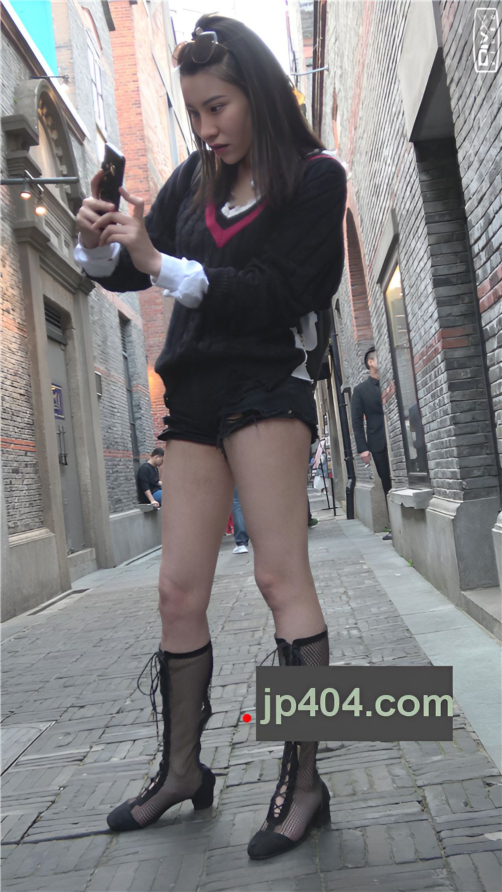 两个漂亮的美女小姐姐[2.17G/MP4]