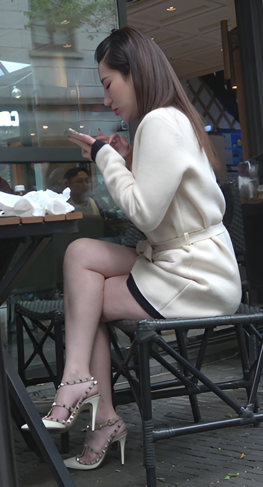 几个在一起聊天的漂亮小姐姐[2.74G/MP4]