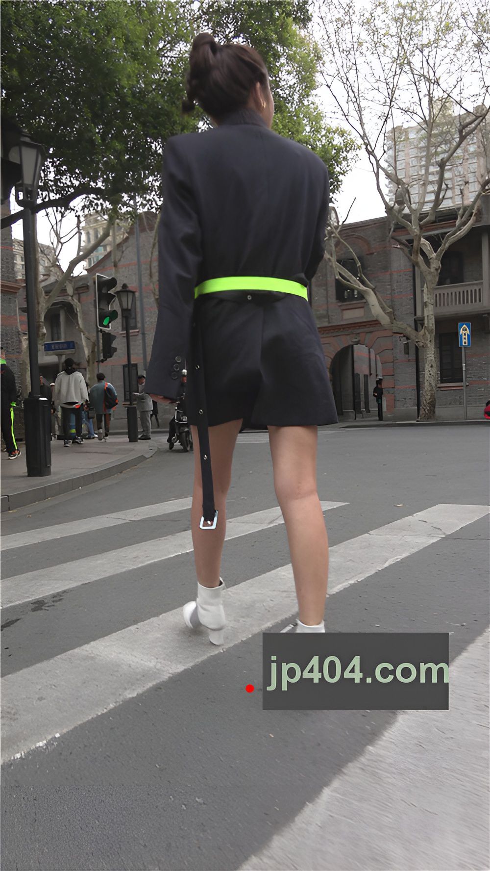 个子不高的漂亮小姐姐[1.24G/MP4]