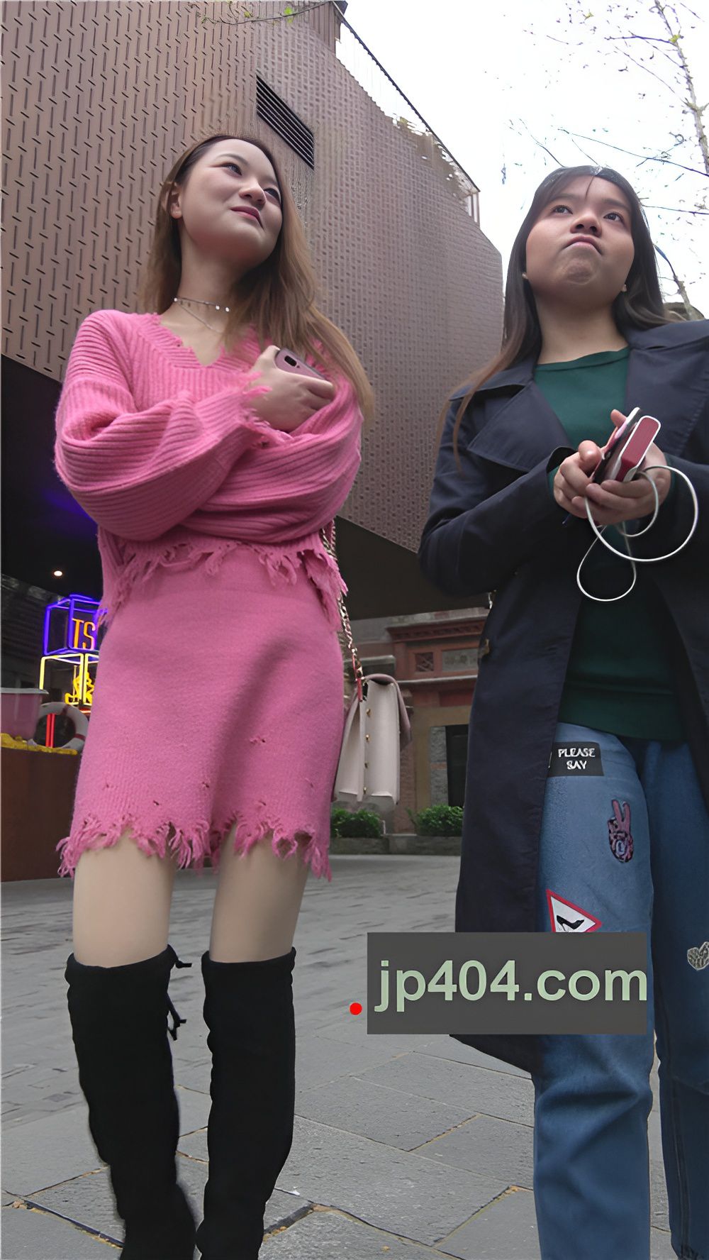 漂亮的粉色小姐姐[1.19G/MP4]