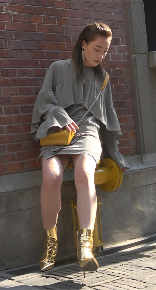 金色短靴美女[1.78G/MP4]