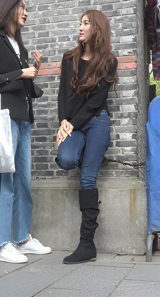 漂亮的小蛮腰美女[403M/MP4]