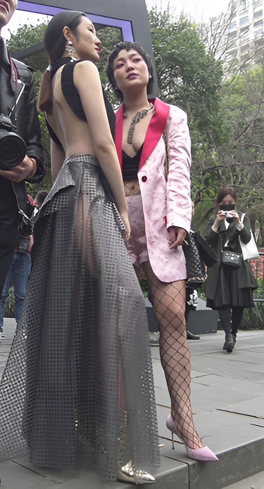 漂亮的裸背美女[3.47G/MP4]