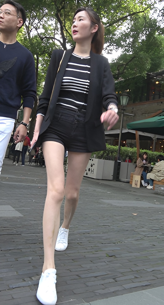 黑色热裤长腿小姐姐[1.45G/MP4]