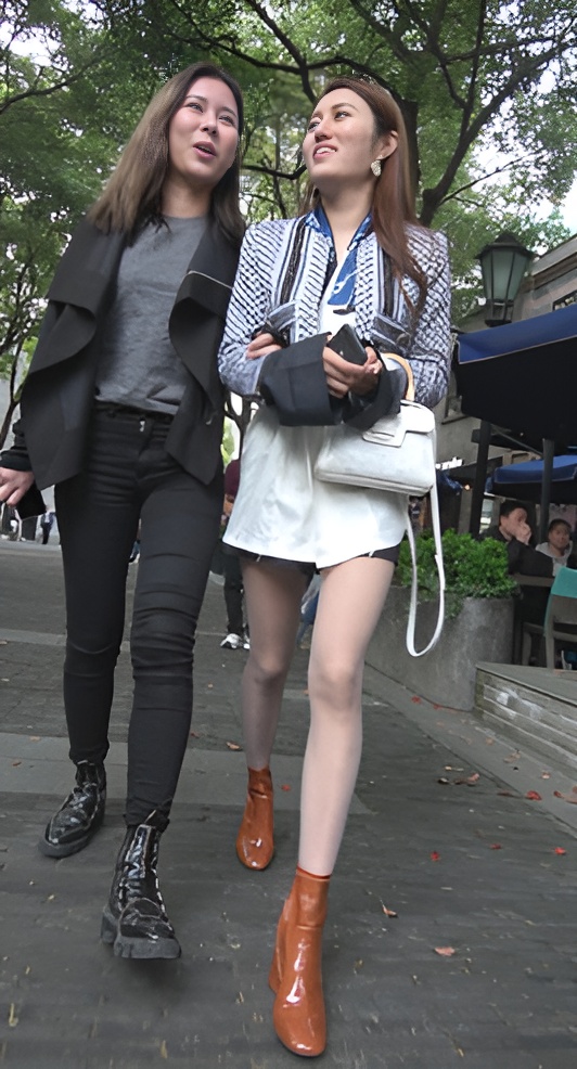 偶遇两个小姐姐[1.59G/MP4]