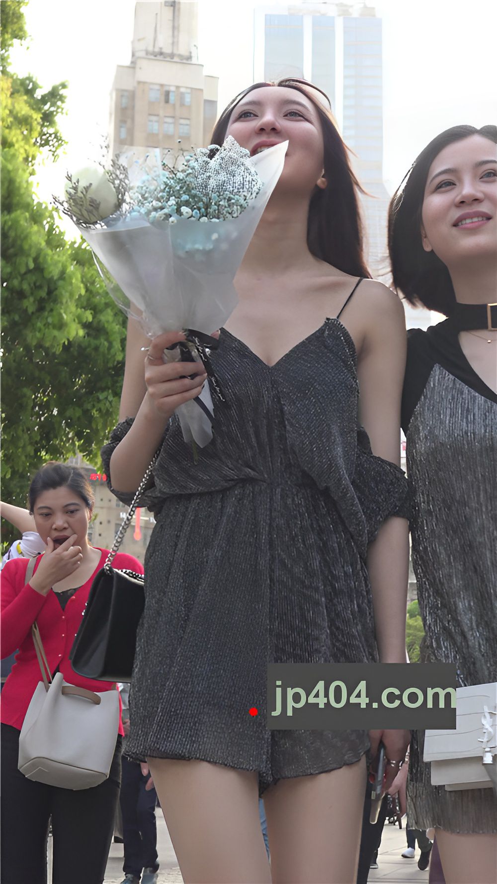 两个漂亮的气质小美女[1.51G/MP4]