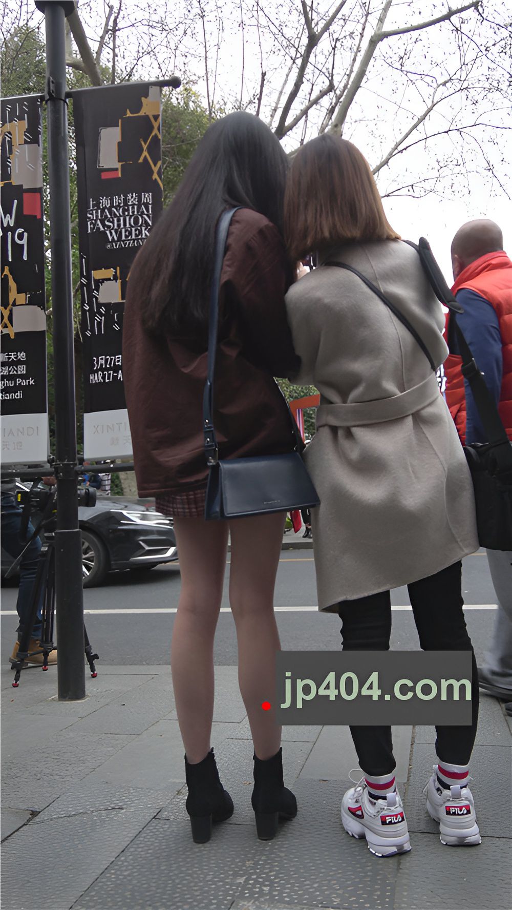 漂亮的美女长腿小姐姐[1.32G/MP4]