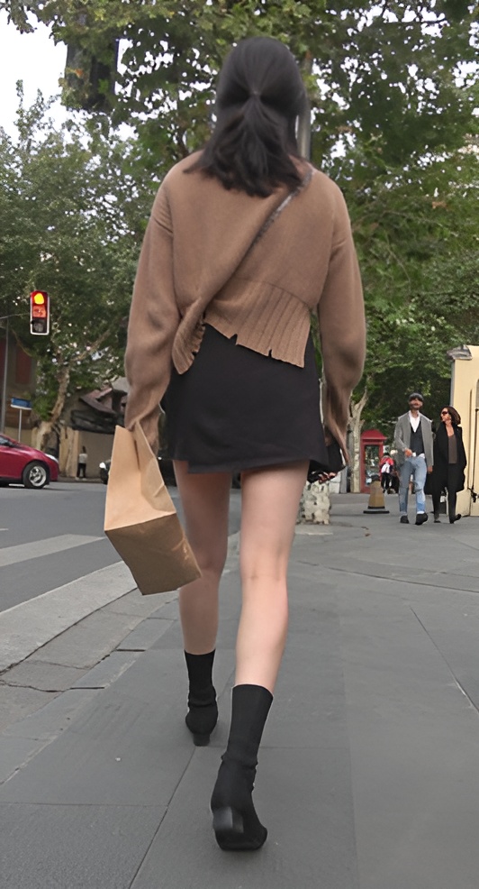 漂亮的黑裙白嫩美女[1.17G/MP4]