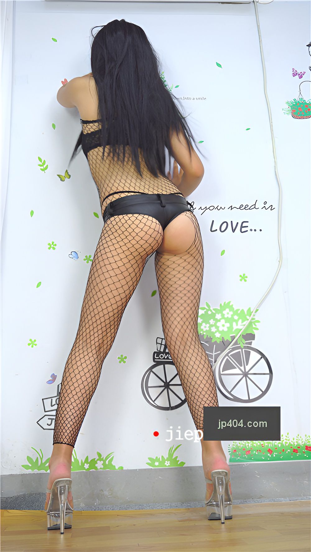 连体渔网袜美女[1.39G/MP4]