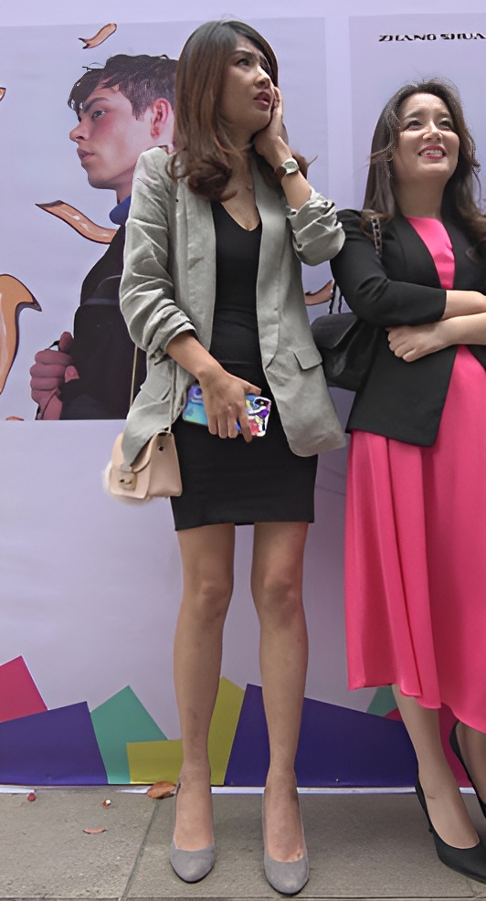 漂亮的黑裙美熟[1.04G/MP4]