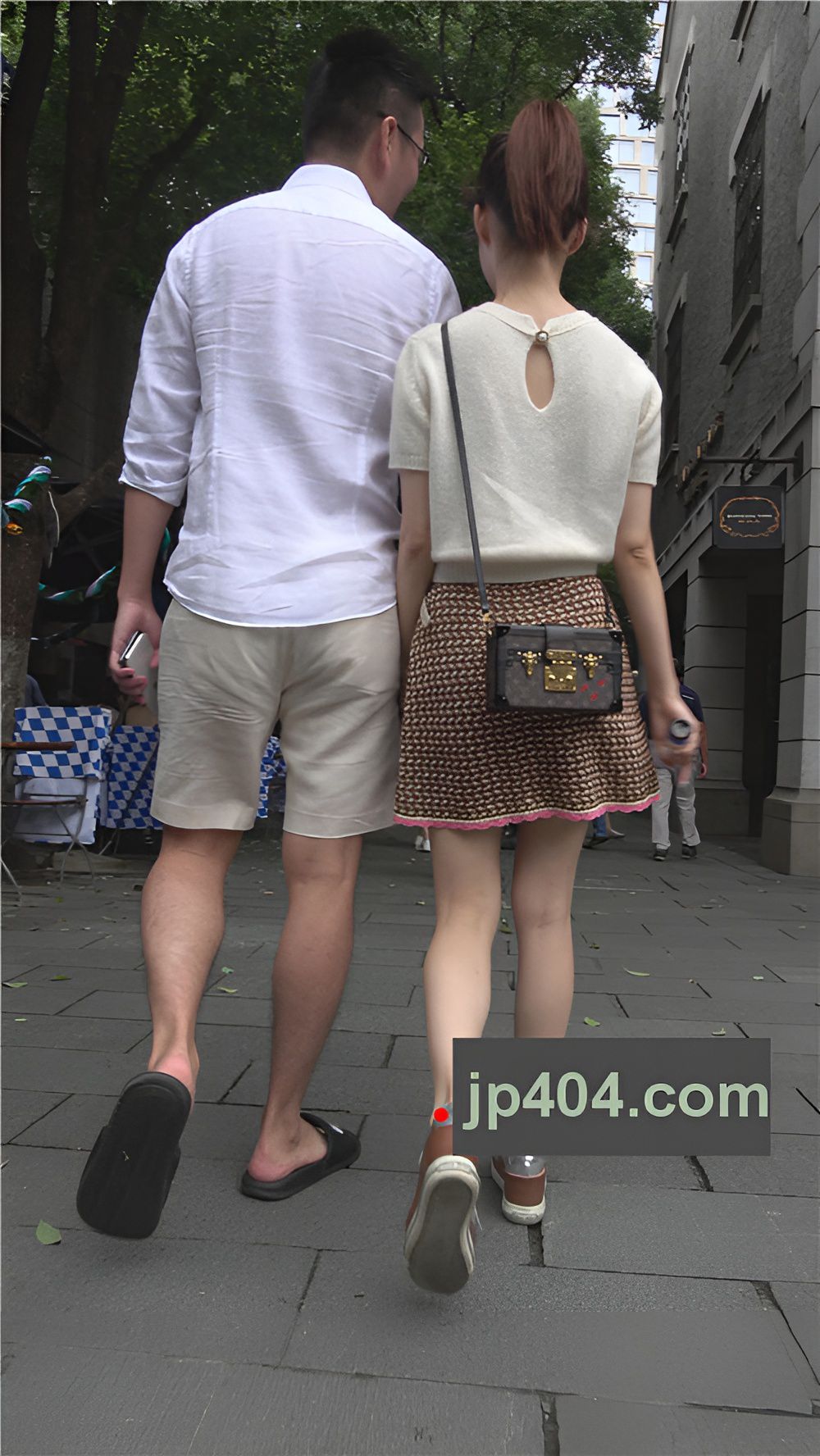 瘦瘦的漂亮小美女[1.55G/MP4]