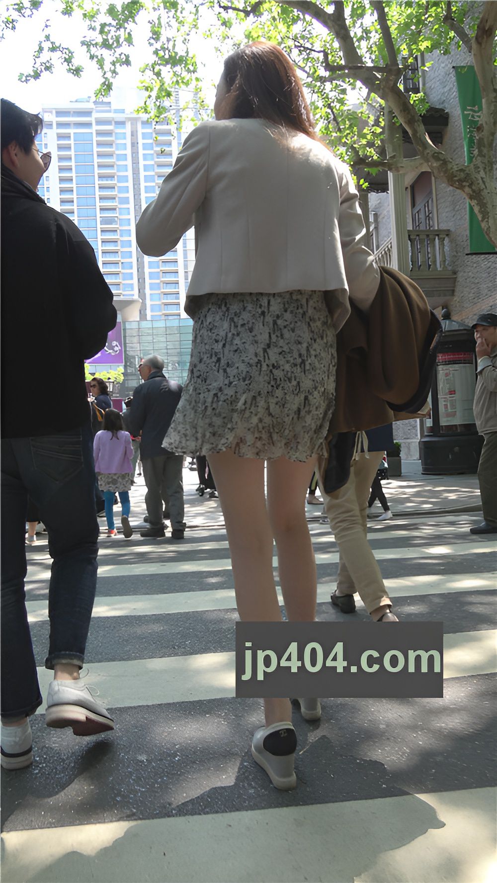 漂亮的灰色连衣裙小姐姐[1.42G/MP4]