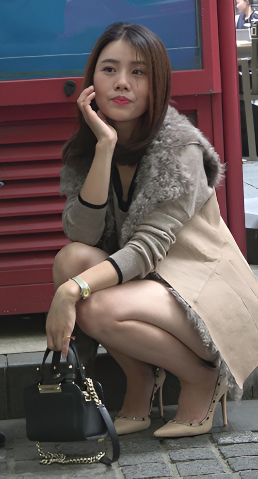 漂亮的白嫩美腿气质美女二[927M/MP4]