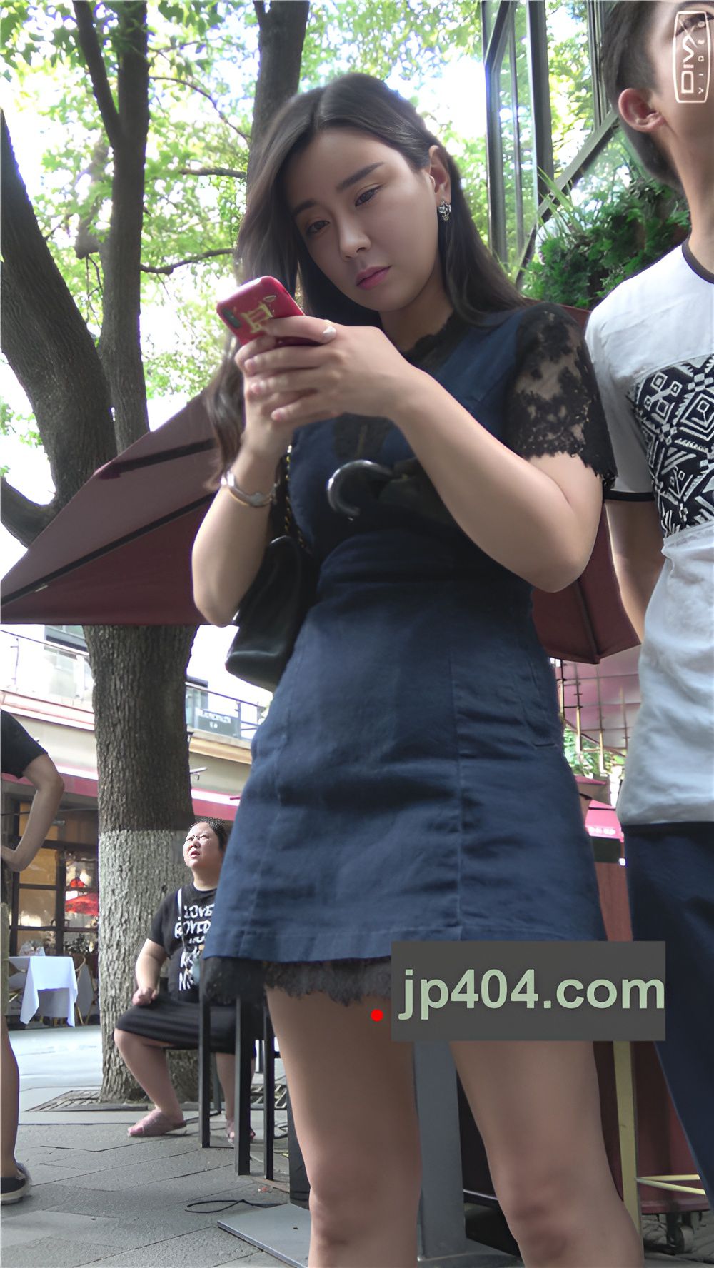 蓝色连衣裙美女[702M/MP4]