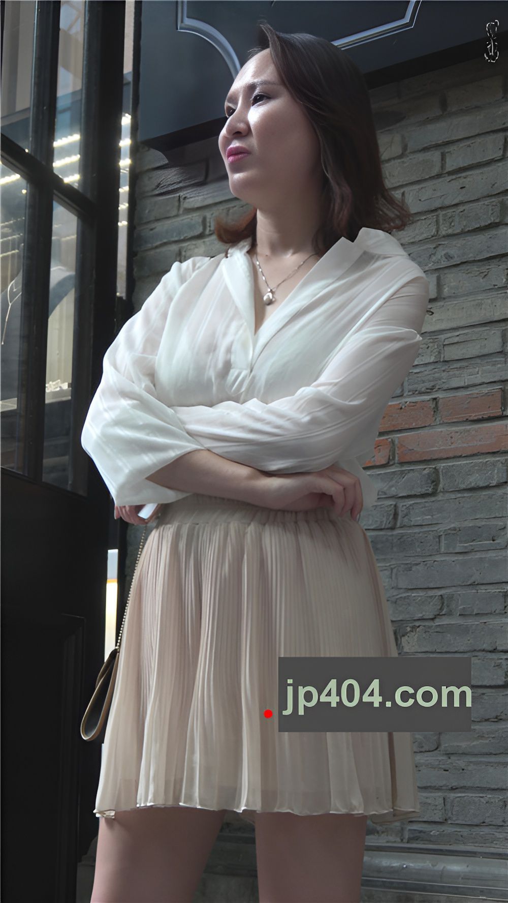 路边两个聊天的小姐姐[1.22G/MP4]