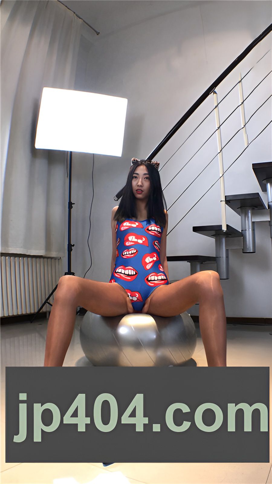 性感的漂亮妹子[340M/MP4]