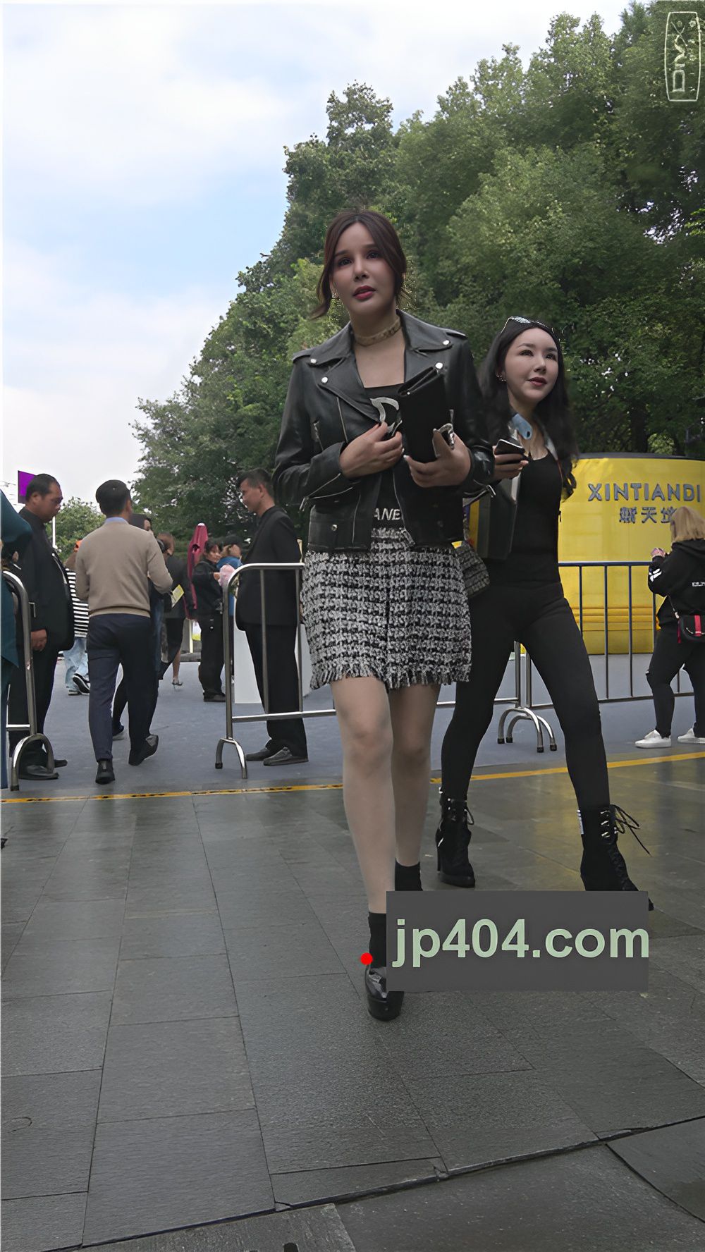 皮衣丝袜美女[673M/MP4]