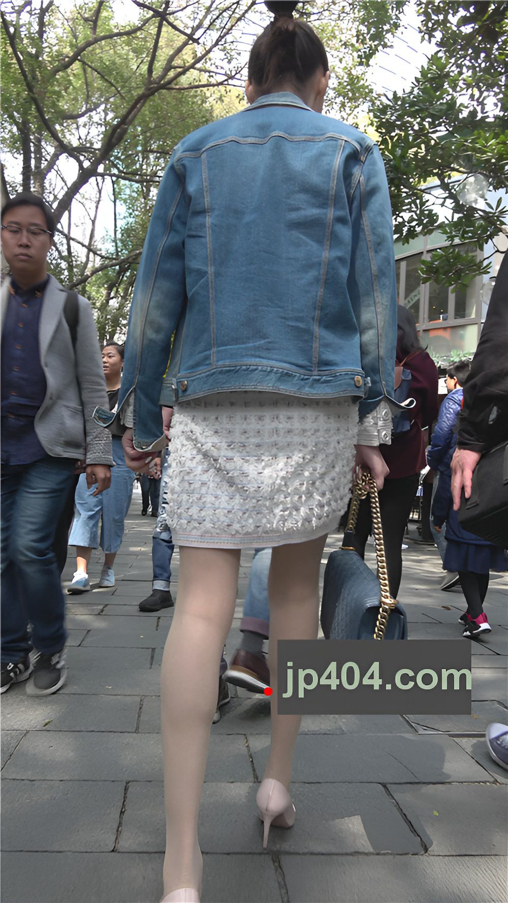 肉丝白裙美女[1.06G/MP4]