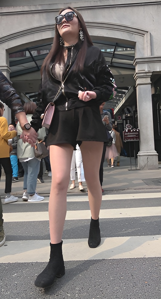 街拍美腿肉丝MM[1.06G/MP4]