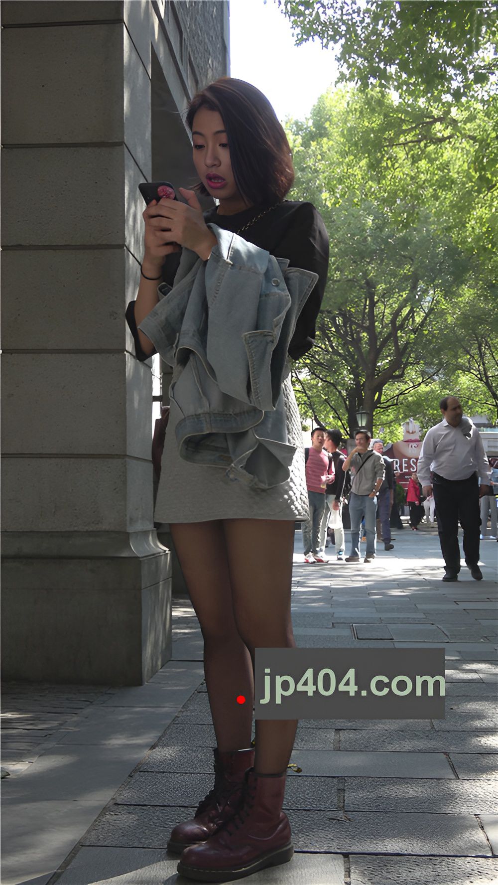 黑丝短发小姐姐[1.37G/MP4]