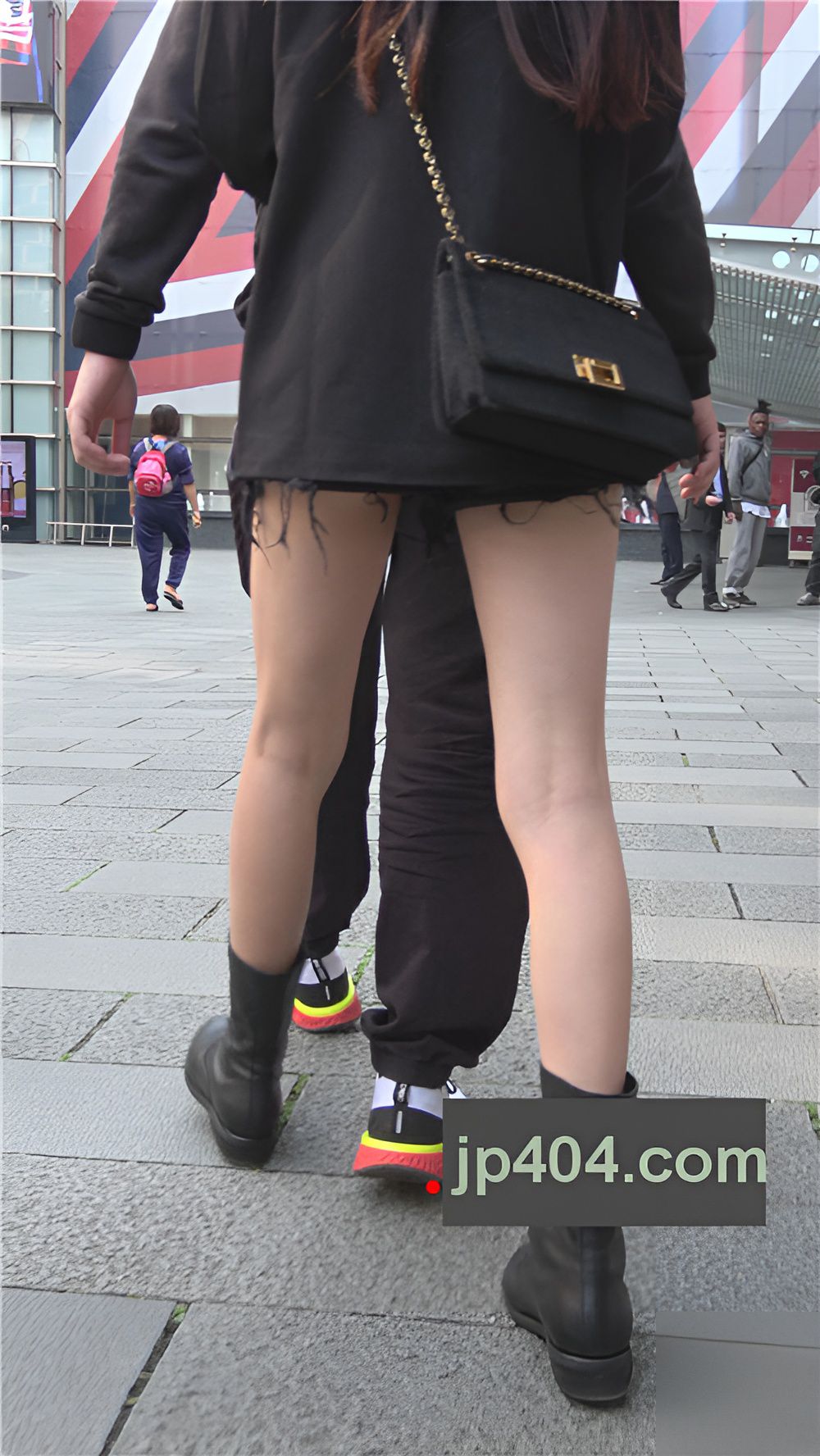 很开心的长腿小姐姐[1.75G/MP4]