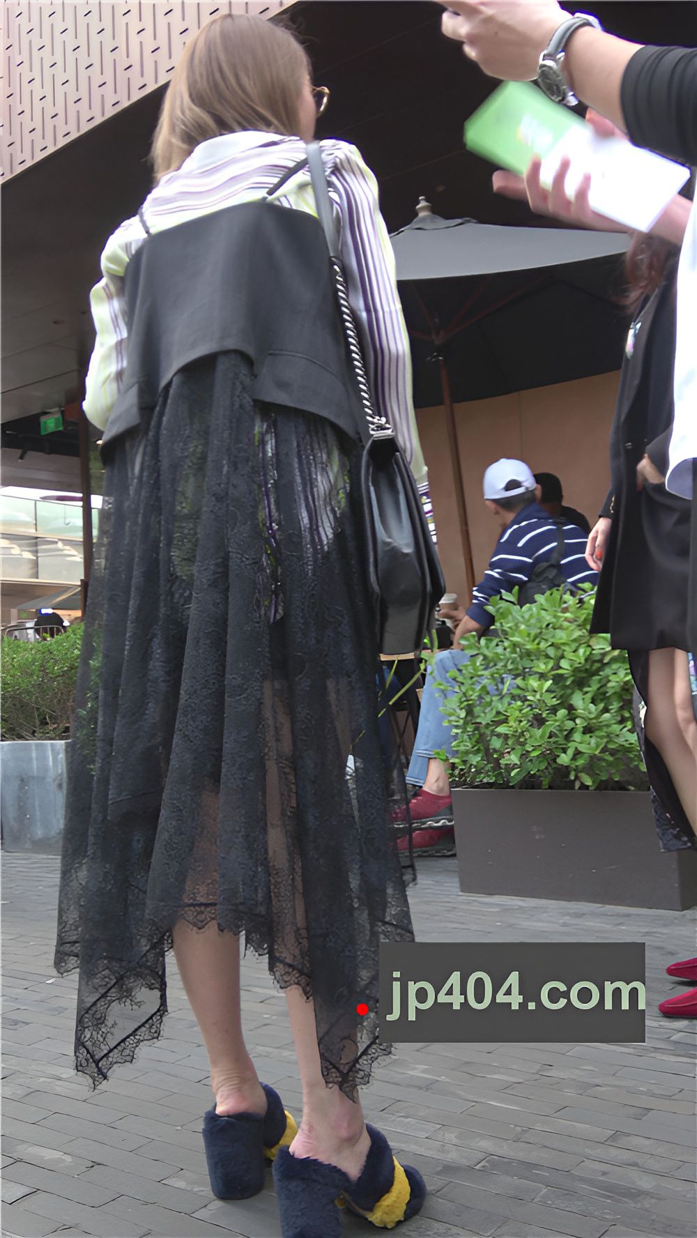 短发黑裙MM[1.5G/MP4]