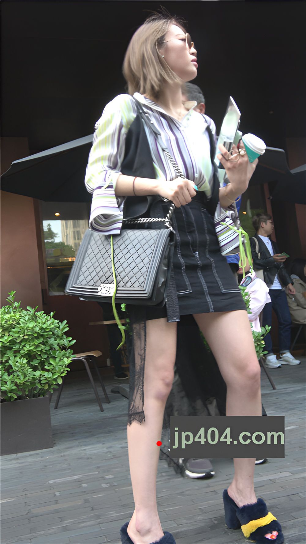 短发黑裙MM[1.5G/MP4]