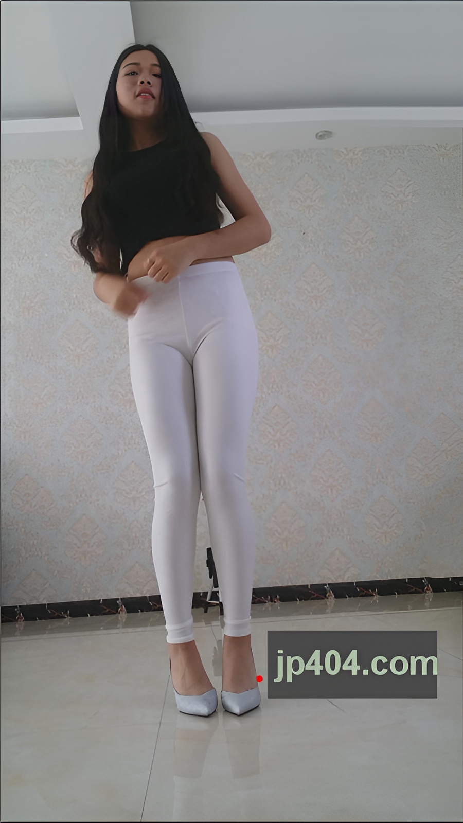 白裤美女[386M/MP4]