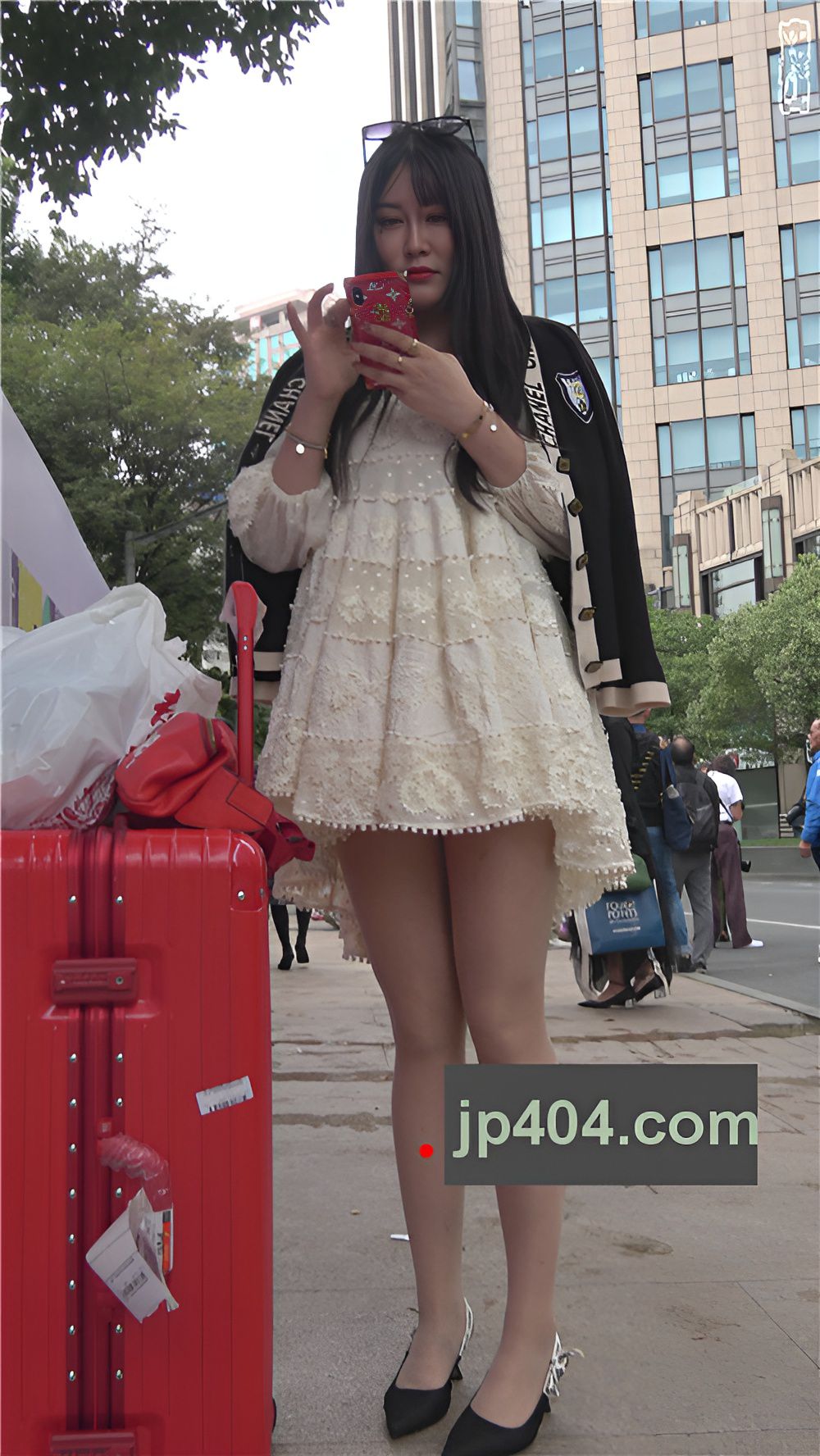 白色连衣裙肉丝美女[1.69G/MP4]