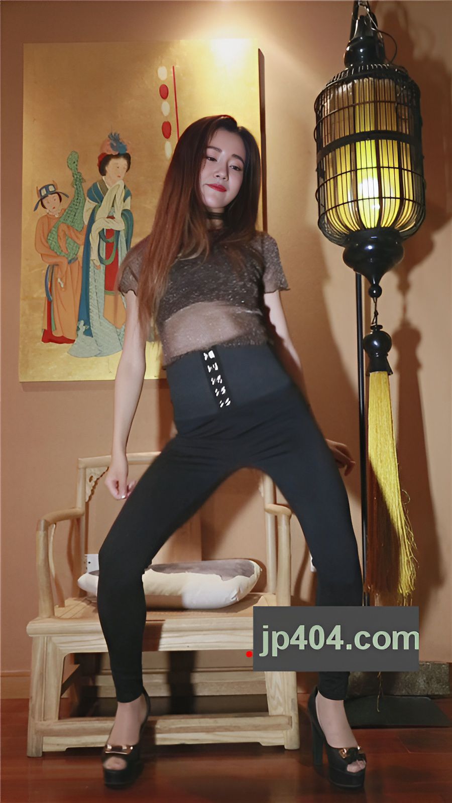 黑裤美女[372M/MP4]