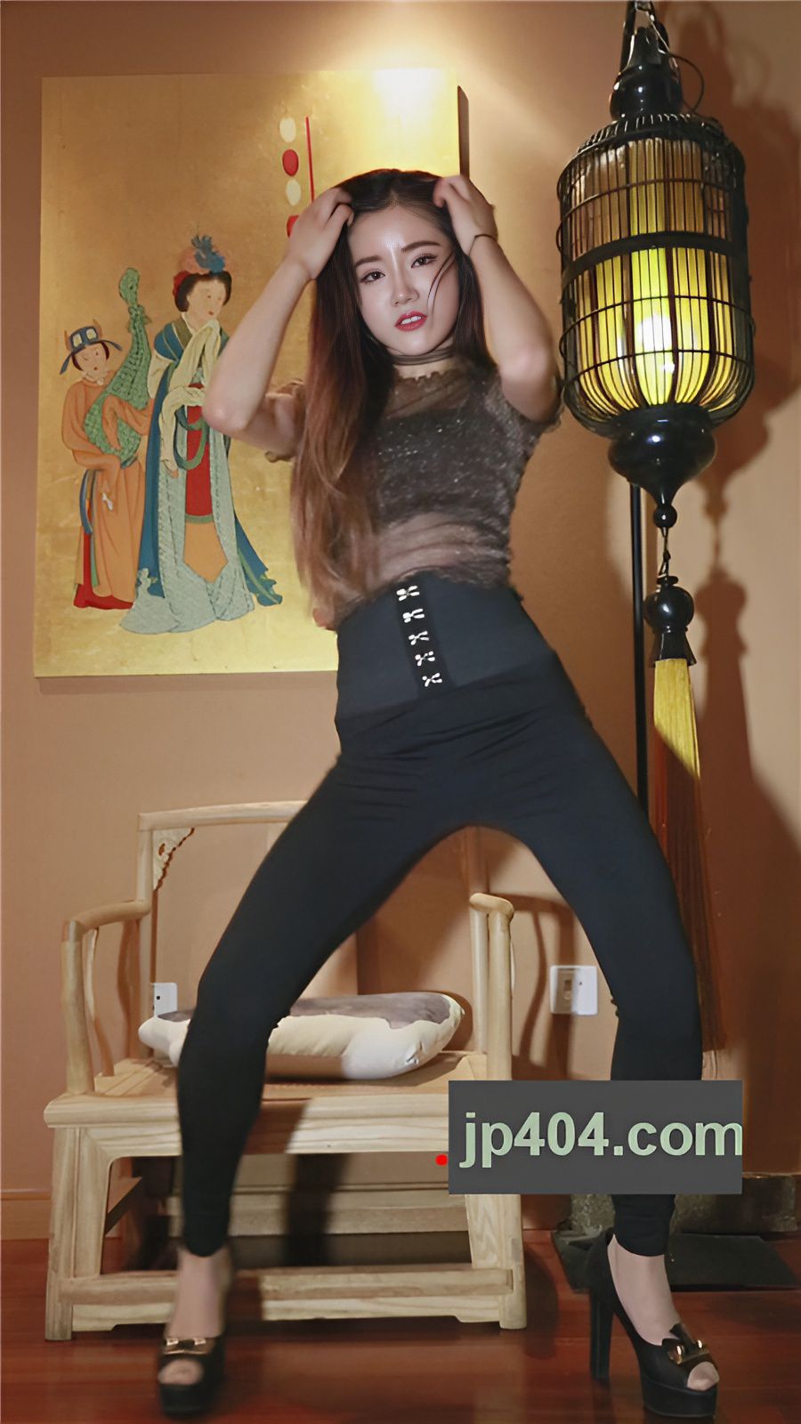 黑裤美女[372M/MP4]