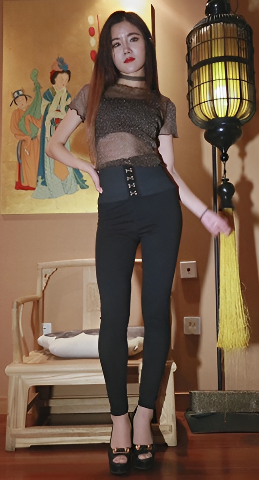 黑裤美女[372M/MP4]