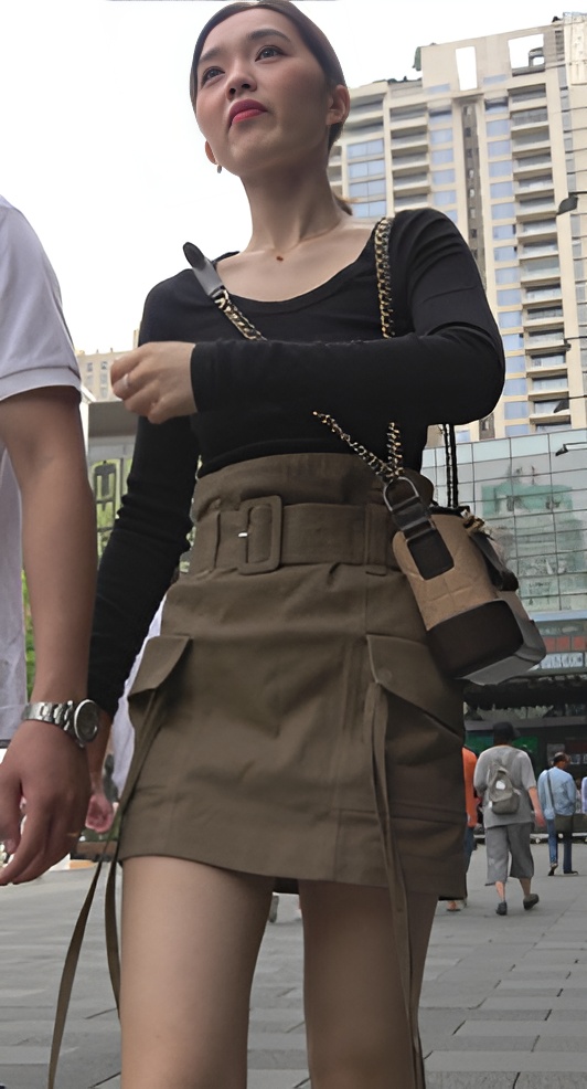 高腰裙小姐姐[500M/MP4]