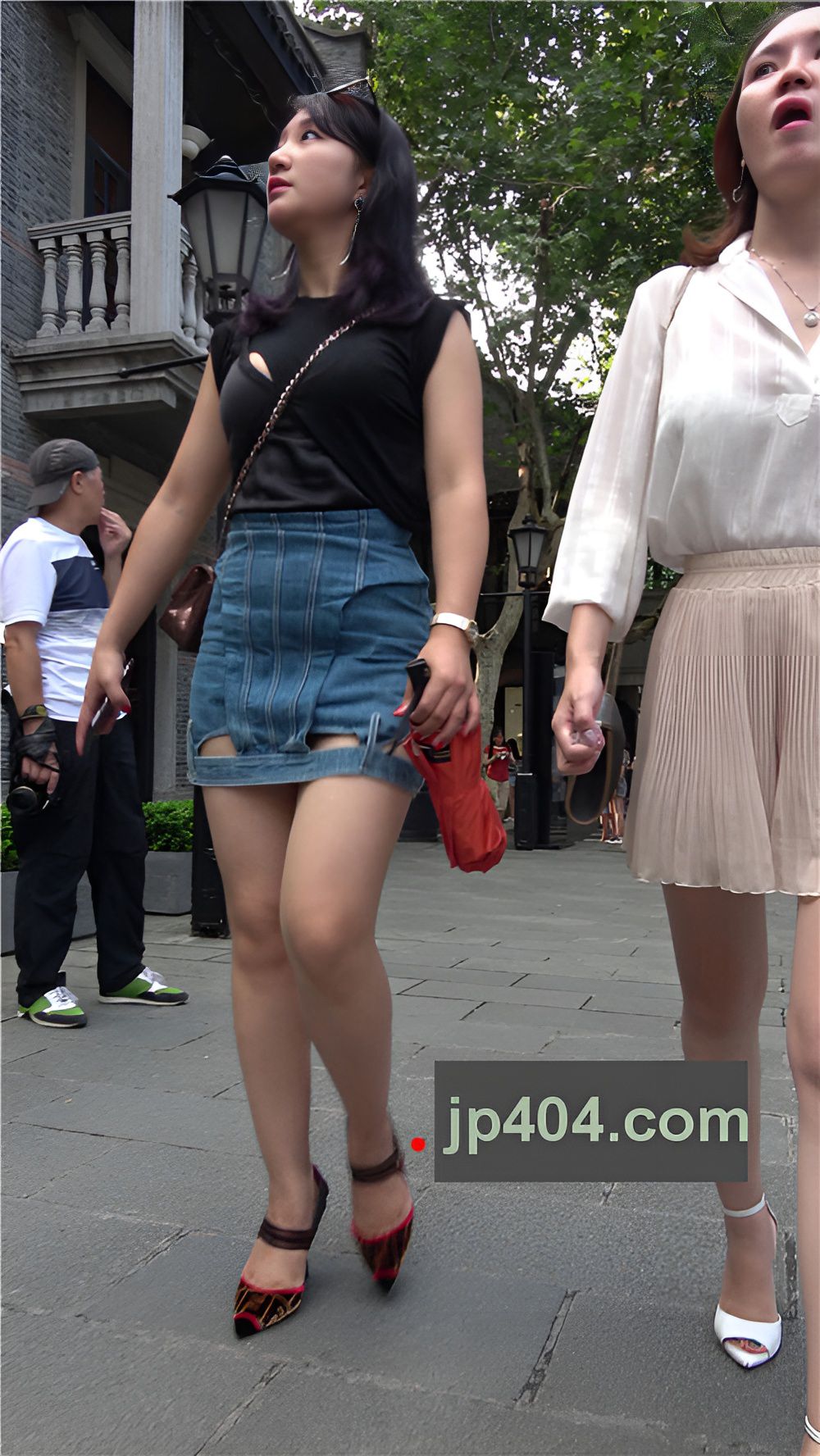 牛仔裙小姐姐[491M/MP4]