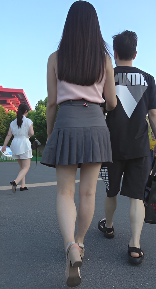 灰色高腰百褶裙妹子[1.17G/MP4]