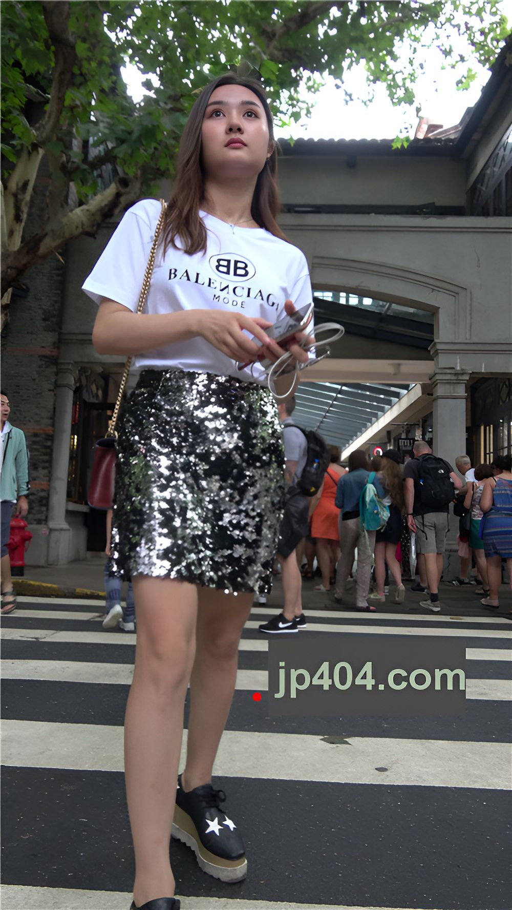 喜欢自拍的漂亮美女[1.67G/MP4]