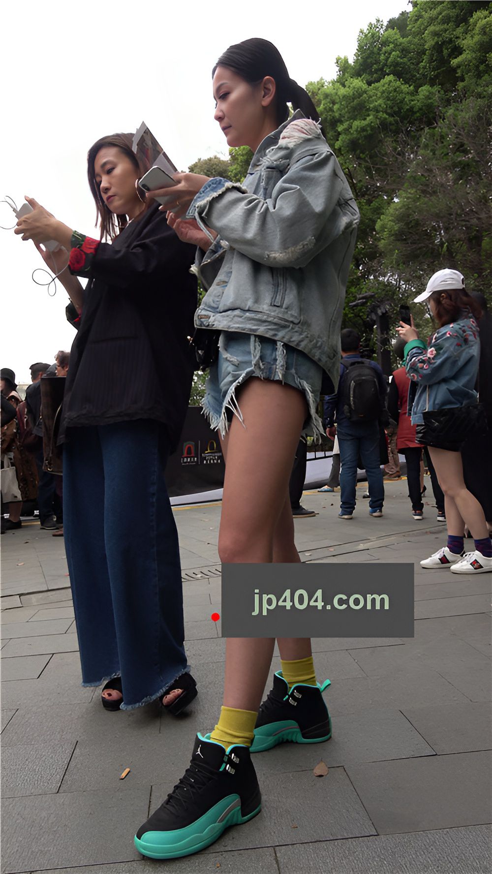 热裤牛仔美妇[1.73G/MP4]