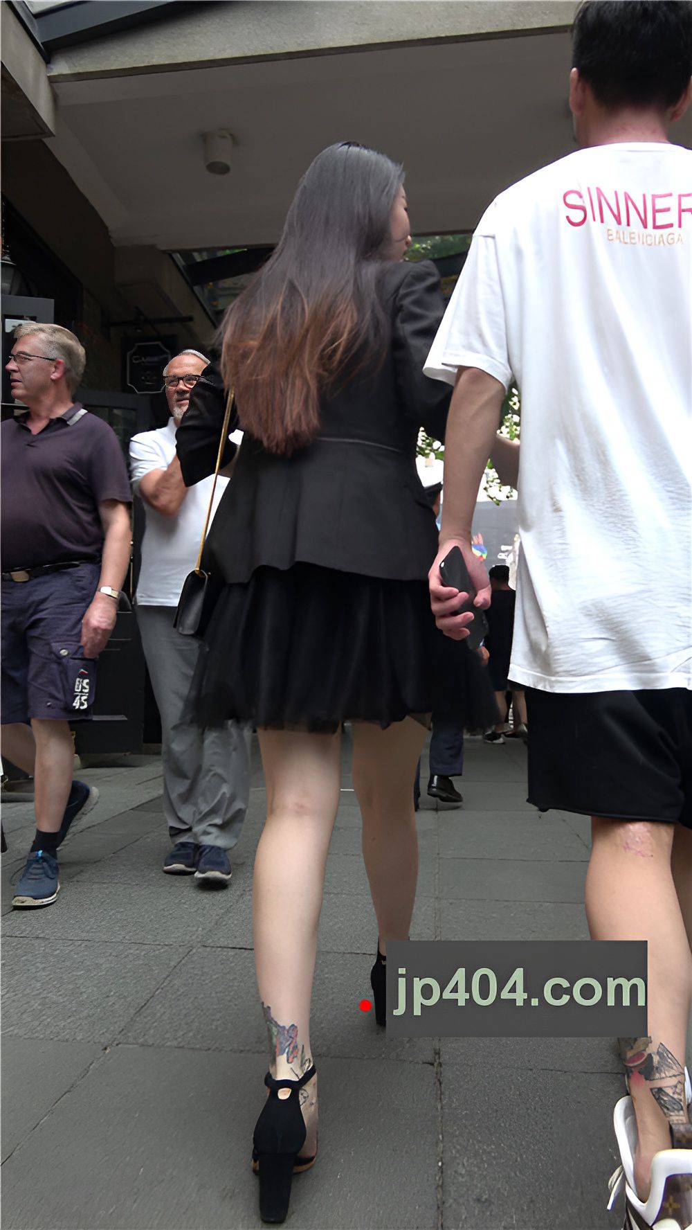 漂亮的气质黑裙美女[874M/MP4]