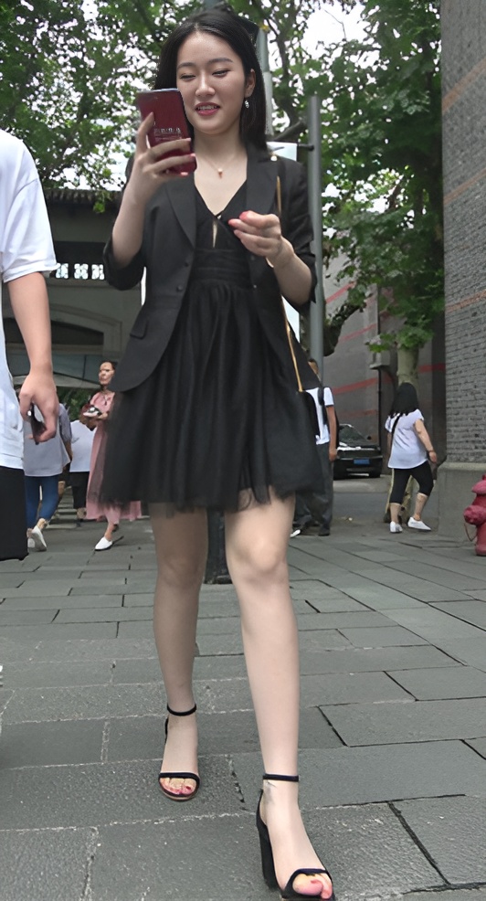 漂亮的气质黑裙美女[874M/MP4]