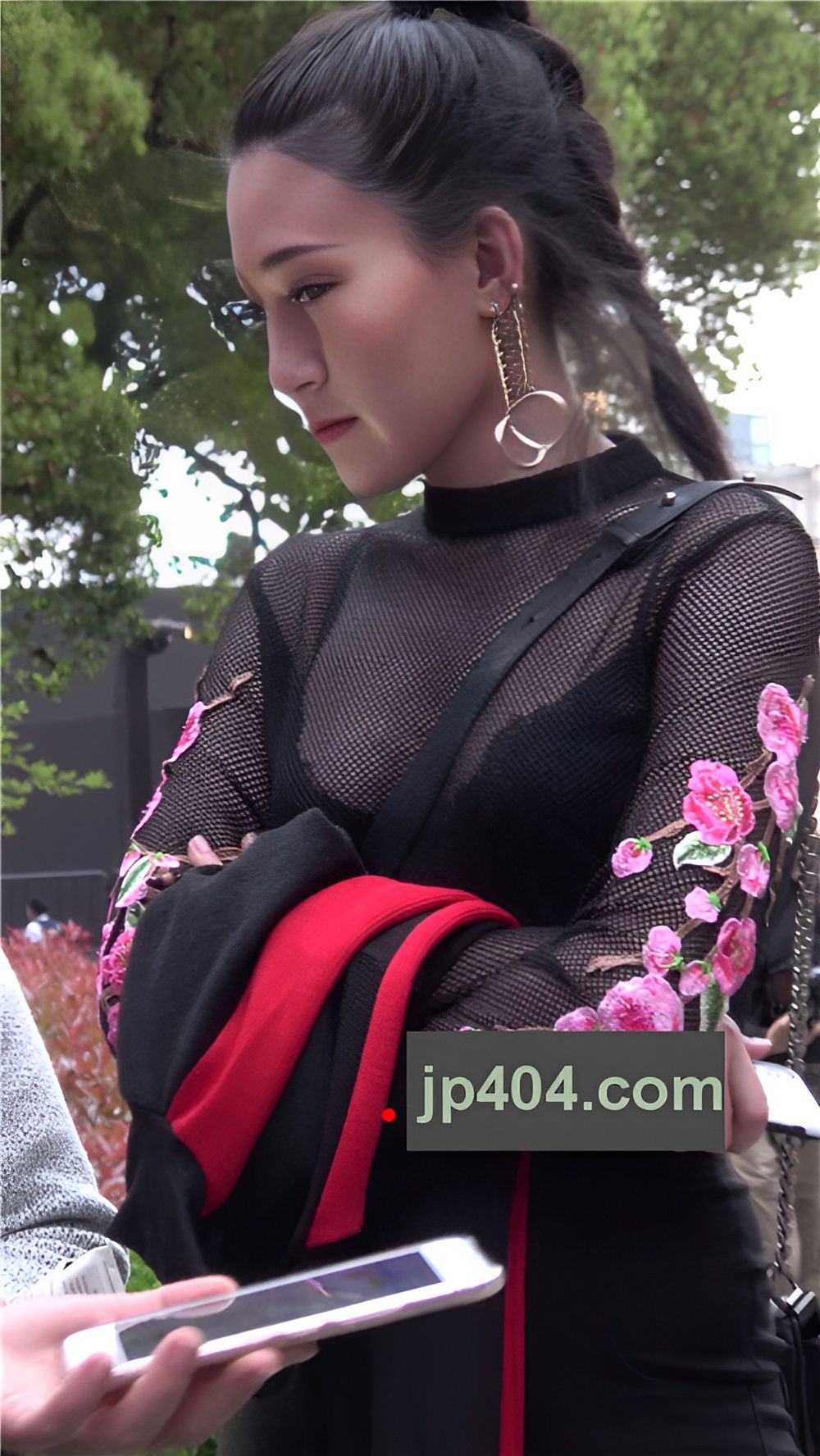 性感的黑裤小姐姐[1.78G/MP4]