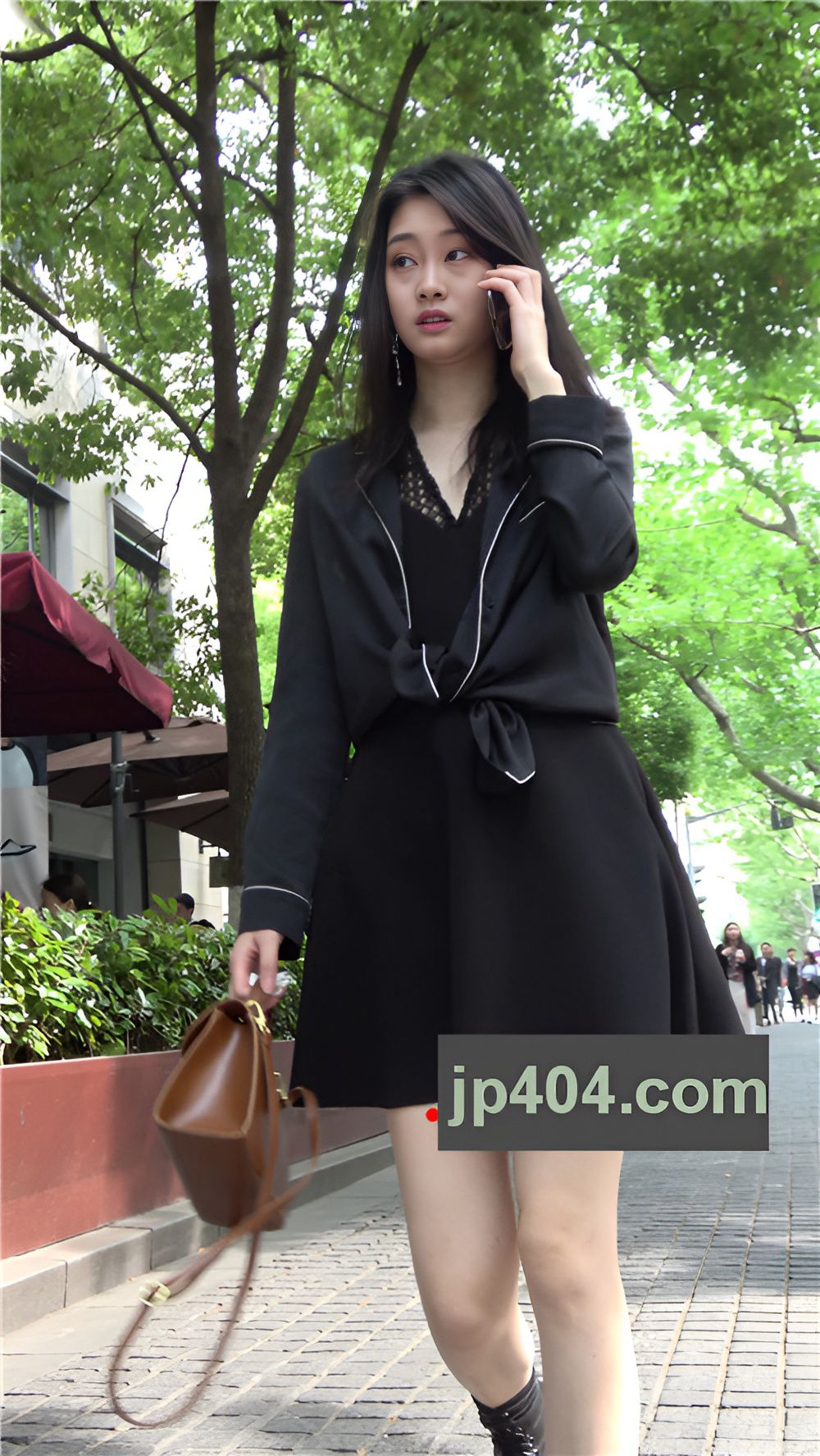 街拍黑裙小姐姐[1.54G/MP4]