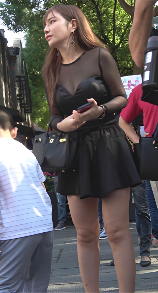 漂亮的黑裙美女[1.26G/MP4]