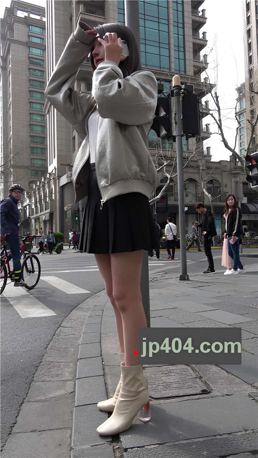 漂亮的黑色百褶裙美腿小姐姐[1.03G/MP4]