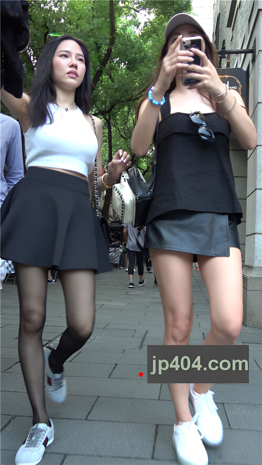 漂亮的黑丝小姐姐[1.12G/MP4]